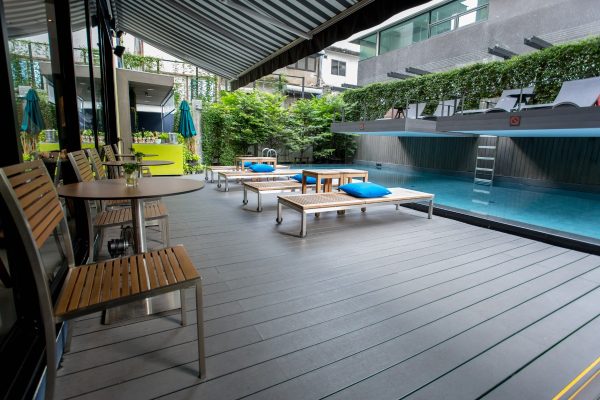 Deck Wpc Rayado Simil Madera Exterior Pvc Con Accesorios Xm2 - Imagen 2