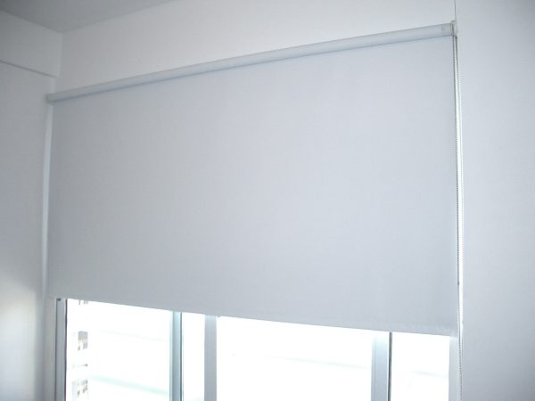 Cortina Roller Black Out Vinilico Blanco 0,98 X 2,25 Mts - Imagen 2