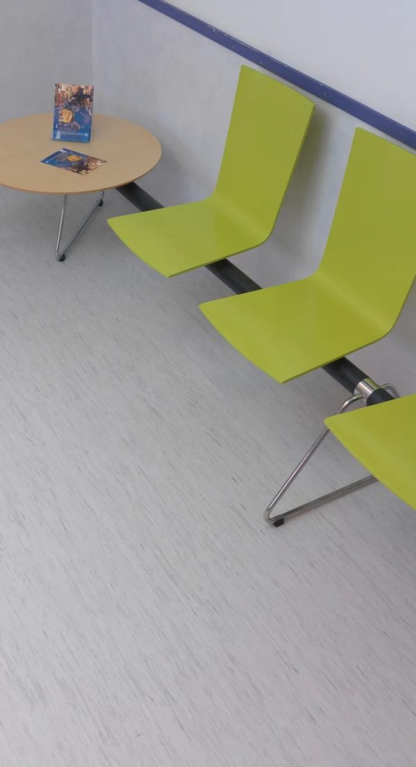Piso Vinílico Tarkett Standard Plus Rollo Hospitalario X 1m² - Imagen 4